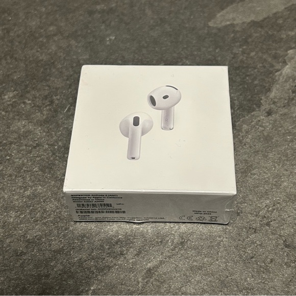 Apple AirPod 4 Wireless Earbuds USB C CHARGING - White